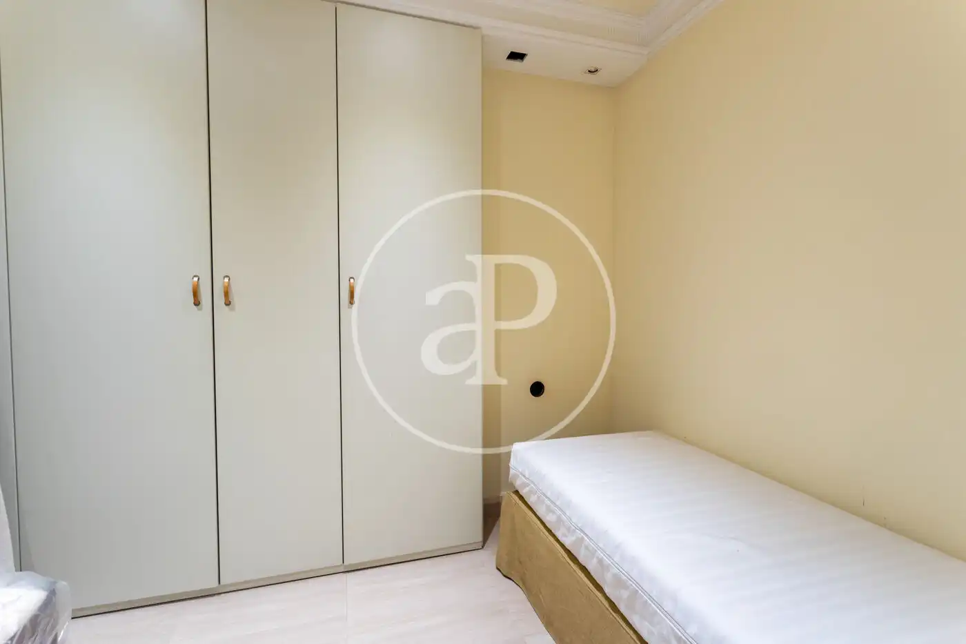 Habitación de Piso de alquiler en Barcelona con Aire acondicionado, Calefacción y Amueblado