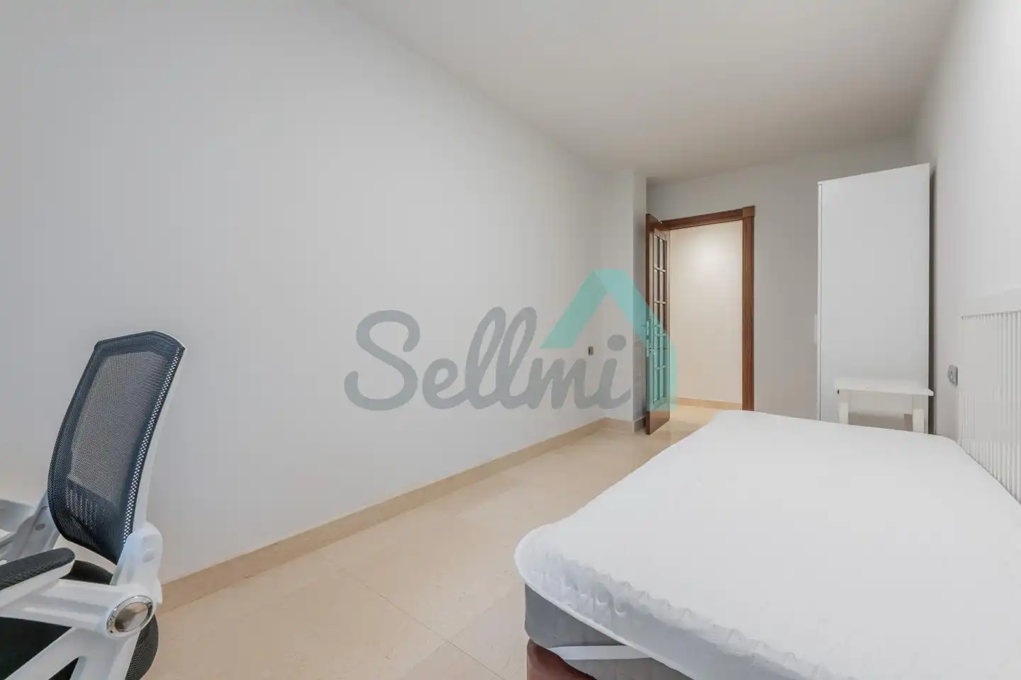 Schlafzimmer von Wohnung zur untervermieten in Oviedo  mit Heizung, Parkett und Möbliert