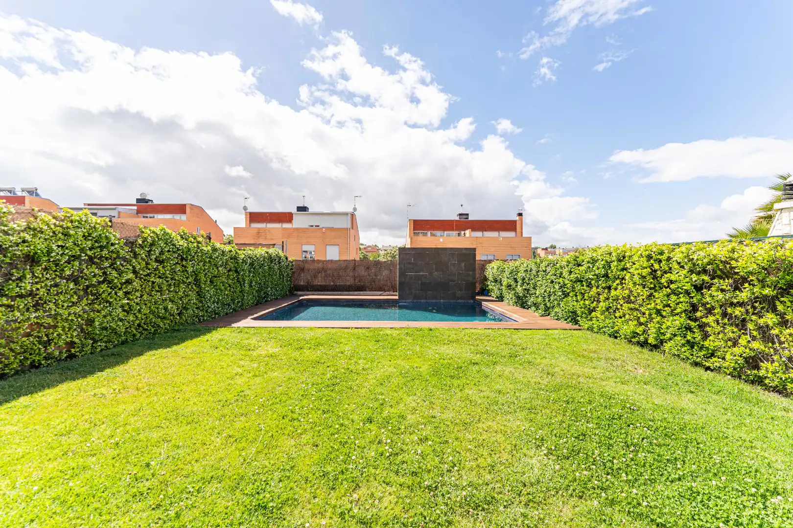 Piscina de Casa adosada en venda en Arroyomolinos (Madrid) amb Aire condicionat, Calefacció i Jardí privat