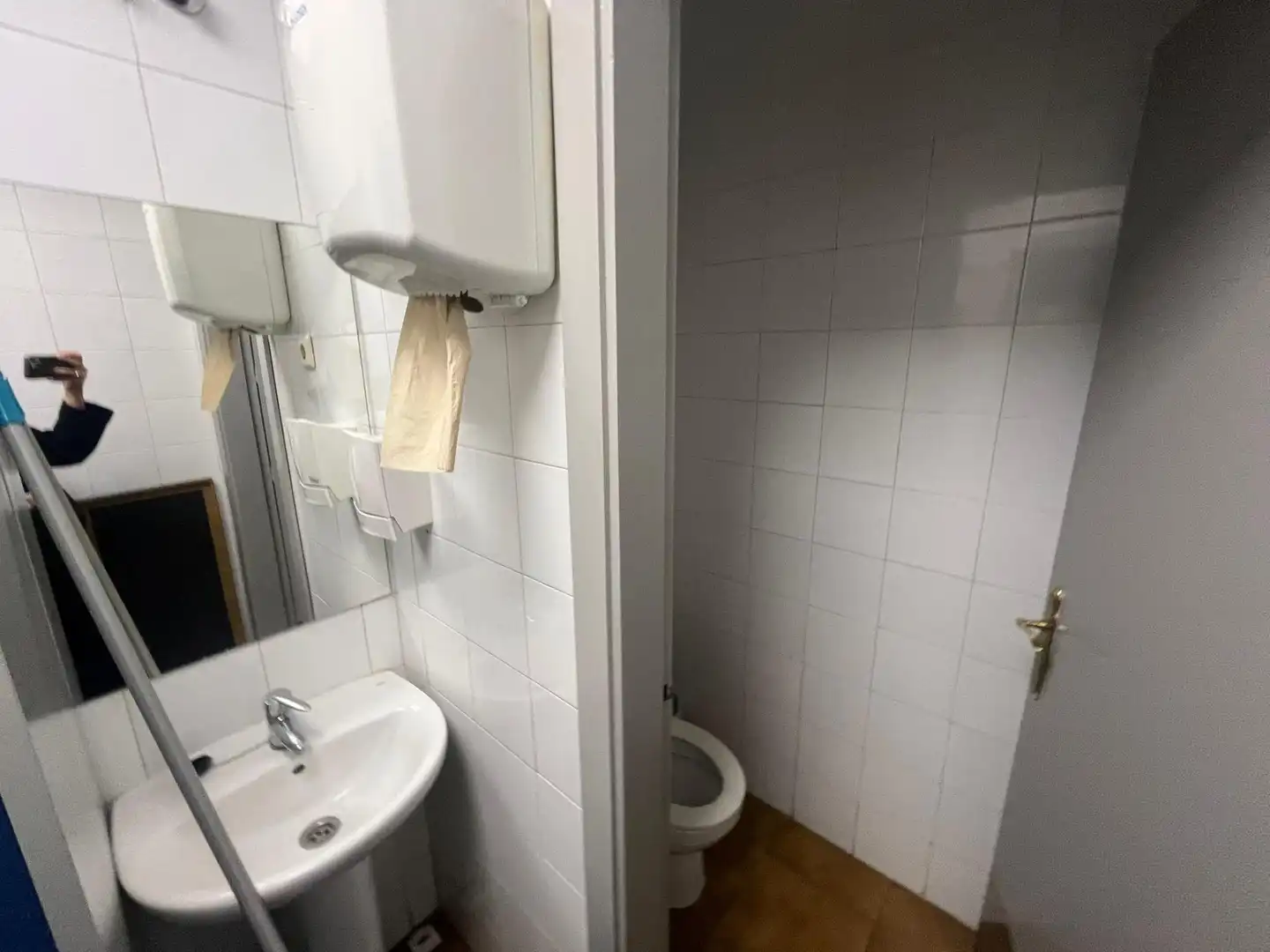 Baño de Local en traspaso en Sevilla con Amueblado