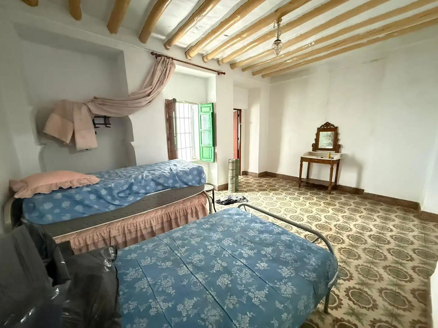 Habitación de Casa o chalet en venta en Alameda con Trastero, Amueblado y Balcón