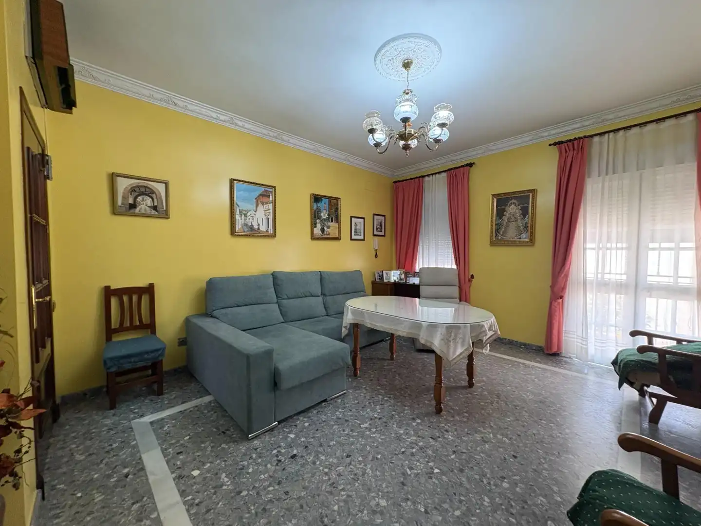 Sala de estar de Casa o chalet en venta en Mairena del Alcor