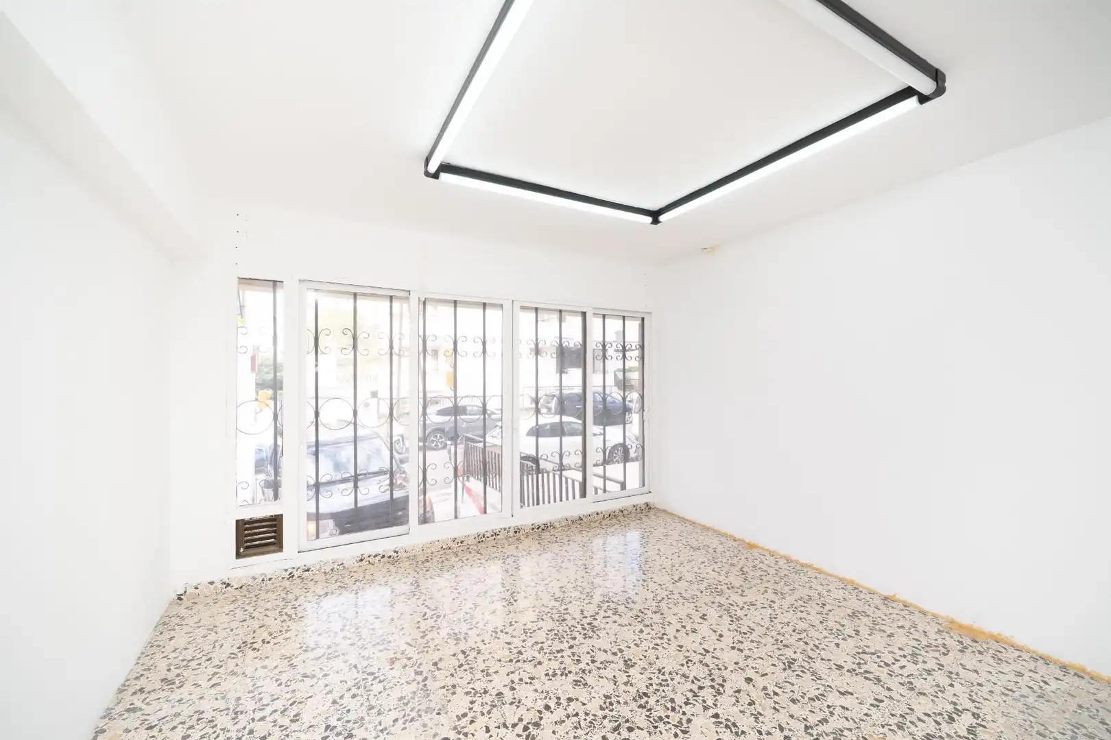Ground floor for sale in Ponent