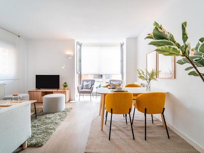 Living room of Flat to rent in  Madrid Capital  with Air Conditioner, Heating and Parquet flooring