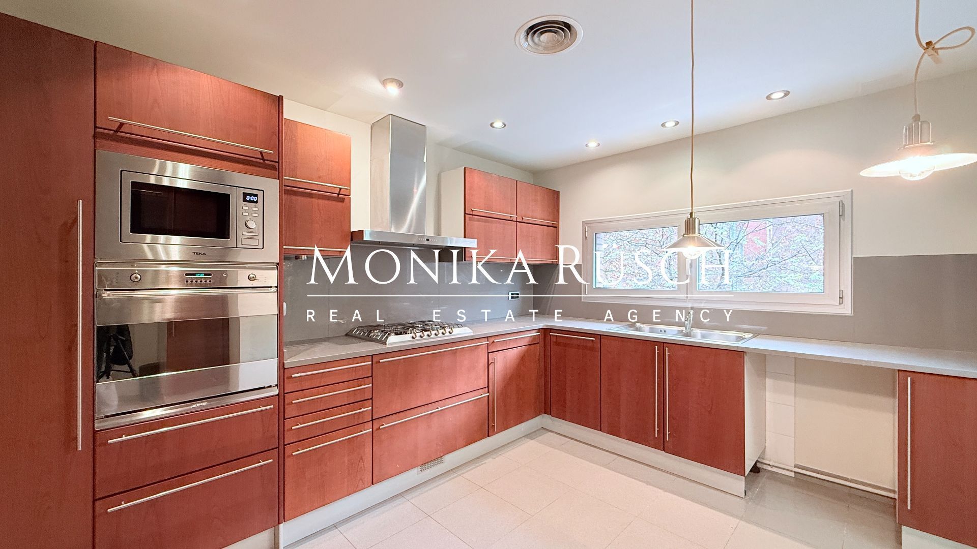 Cuina de Pis de lloguer en  Barcelona Capital amb Aire condicionat i Calefacció