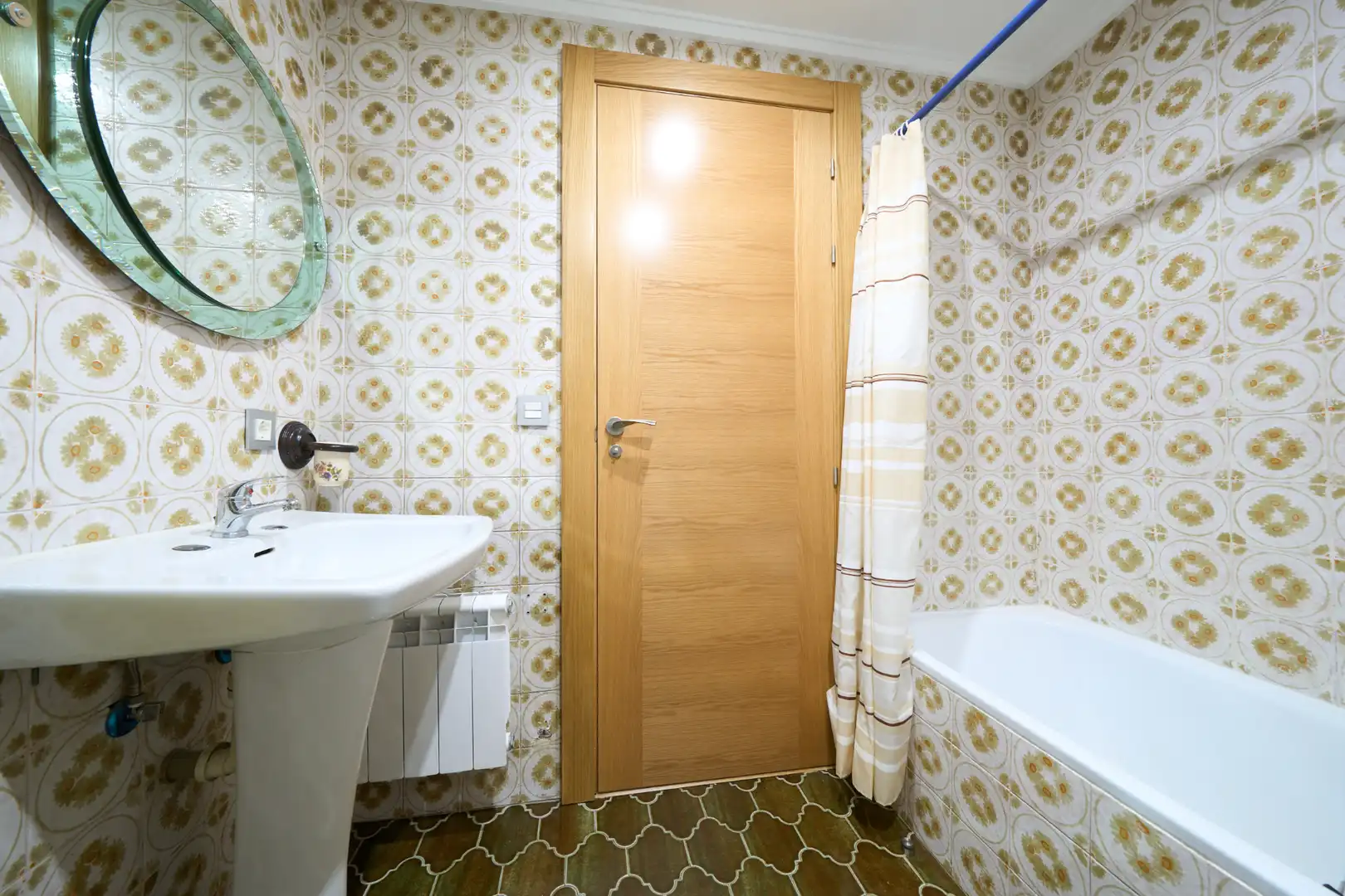 Bathroom of Flat for sale in Vitoria - Gasteiz  with Terrace, Storage room and Furnished