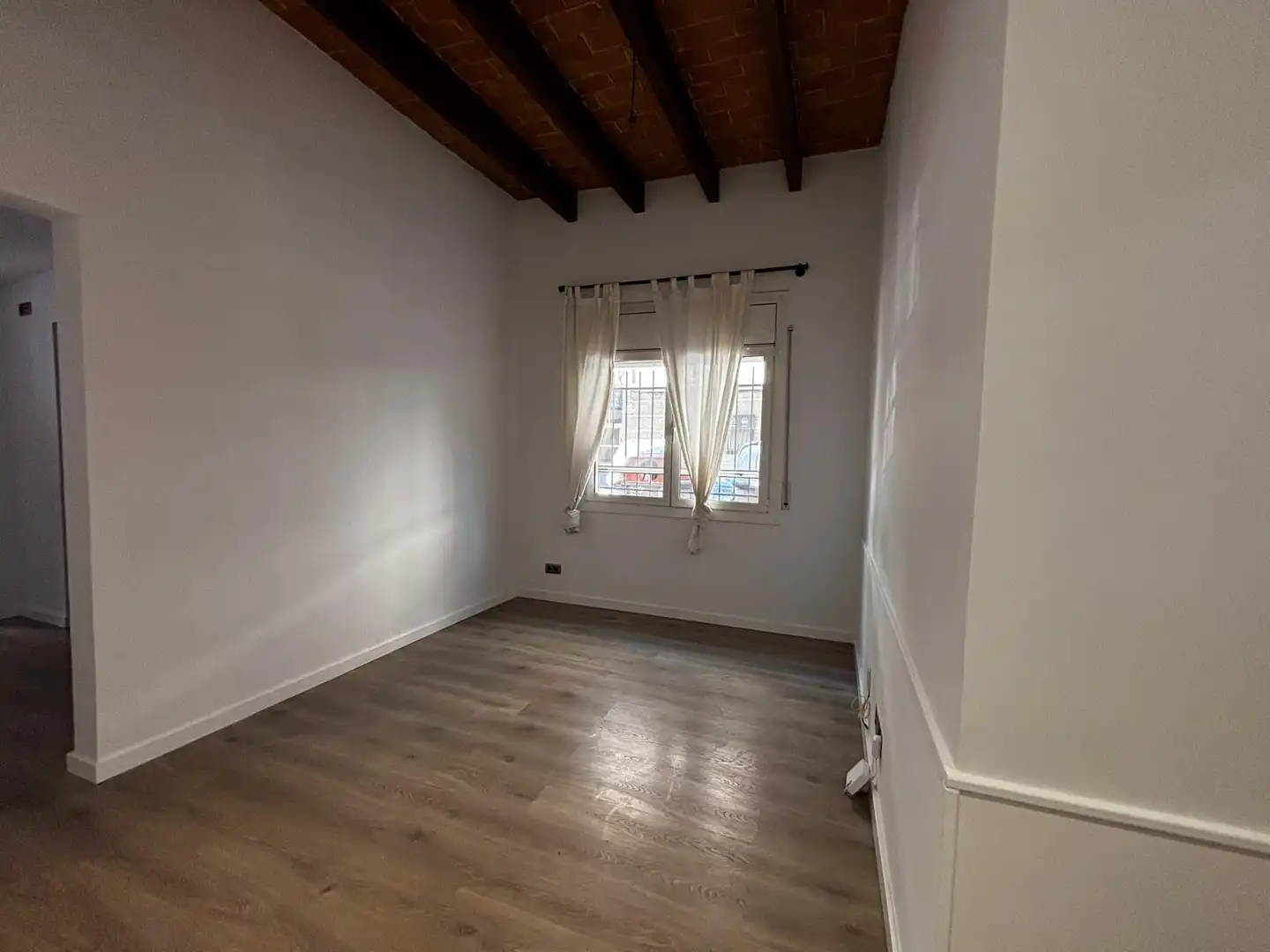 Schlafzimmer von Erdgeschoss zum Verkauf in Badalona mit Klimaanlage, Heizung und Parkett