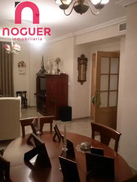 Sala d'estar de Casa adosada en venda en Córdoba amb Piscina i Balcó