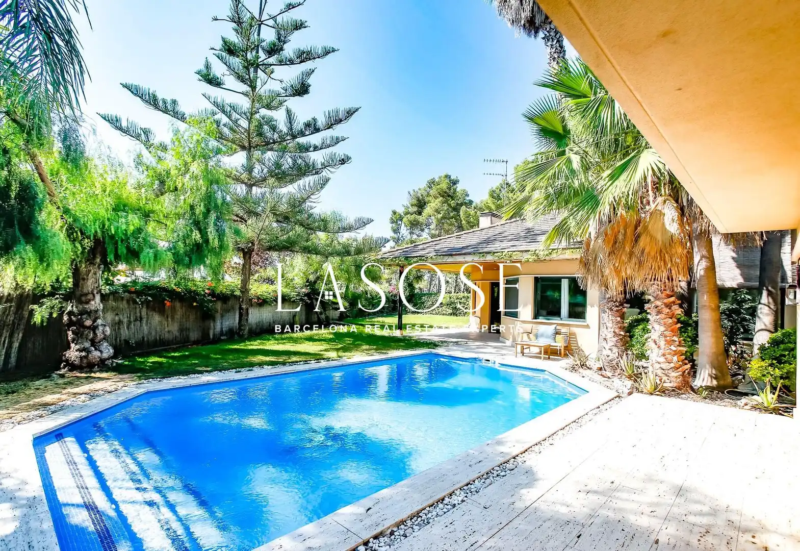 Chalet con terraza en venta en Paseo VILANOVA, imagen 2
