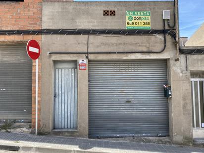 Aparcament de Casa adosada en venda en Rubí