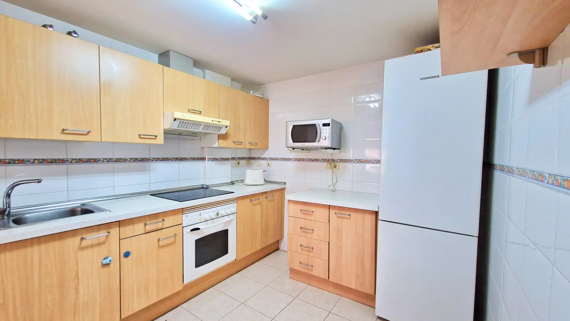 Kitchen of Houses for sale in Málaga  with Air Conditioner, Terrace and Furnished