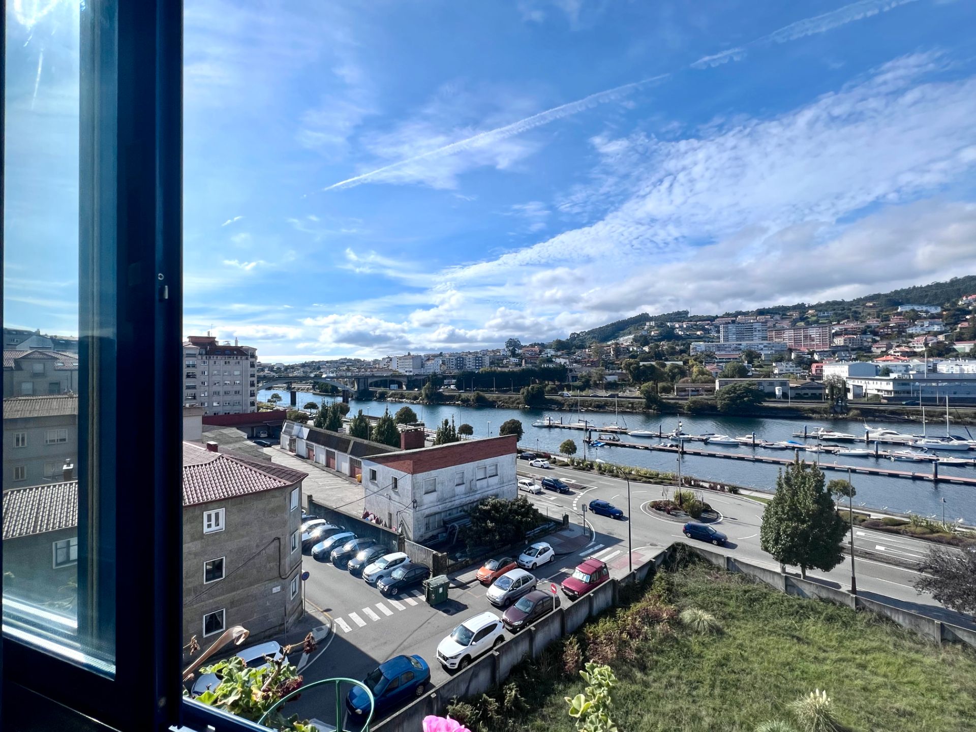 Exterior view of Flat for sale in Pontevedra Capital   with Heating, Storage room and Balcony