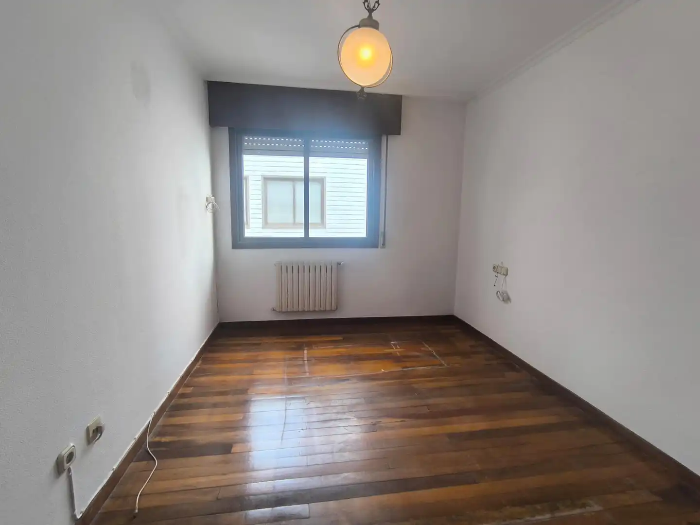 Habitación de Piso en venta en Pontevedra Capital  con Calefacción, Parquet y Trastero