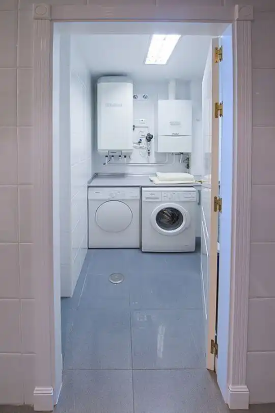 Wohnungen zum Verkauf in Marbella mit Privatgarten, Terrasse und Abstellraum