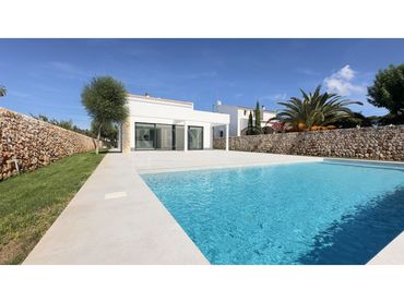 Xalet amb balcó en venda a Cala Blanca
