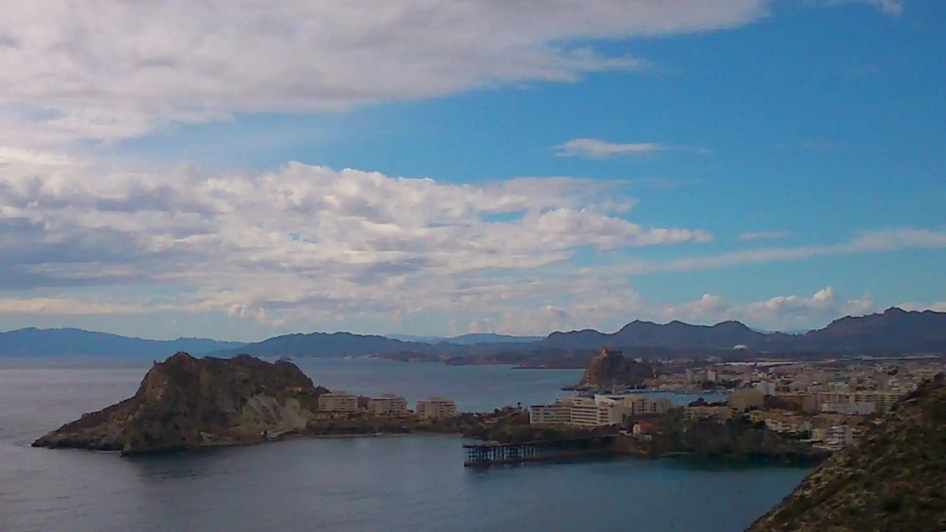 Vista exterior de Casa o xalet en venda en Águilas amb Calefacció, Piscina i Balcó