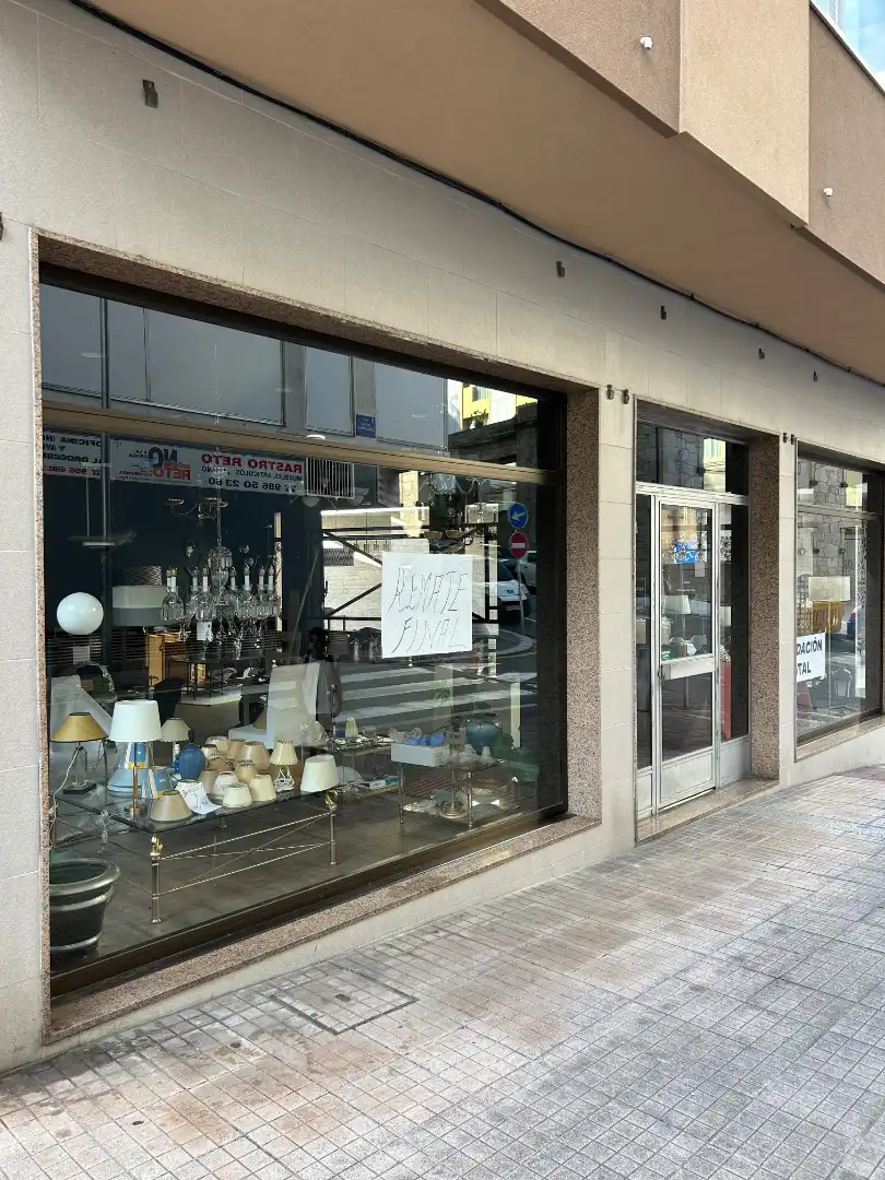 Geschaftsraum zur Miete in Rúa Casimiro Gómez, Zona de Plaza de Barcelos
