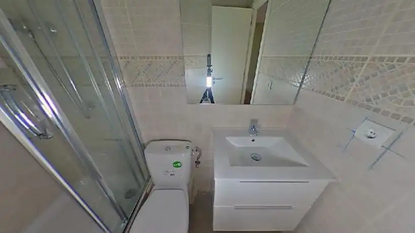 Bathroom of Flat for sale in Esplugues de Llobregat
