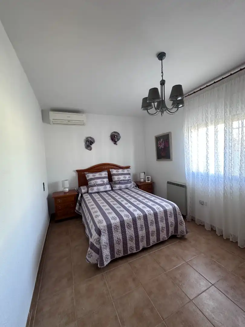 Dormitori de Casa o xalet en venda en Illana amb Aire condicionat, Calefacció i Jardí privat