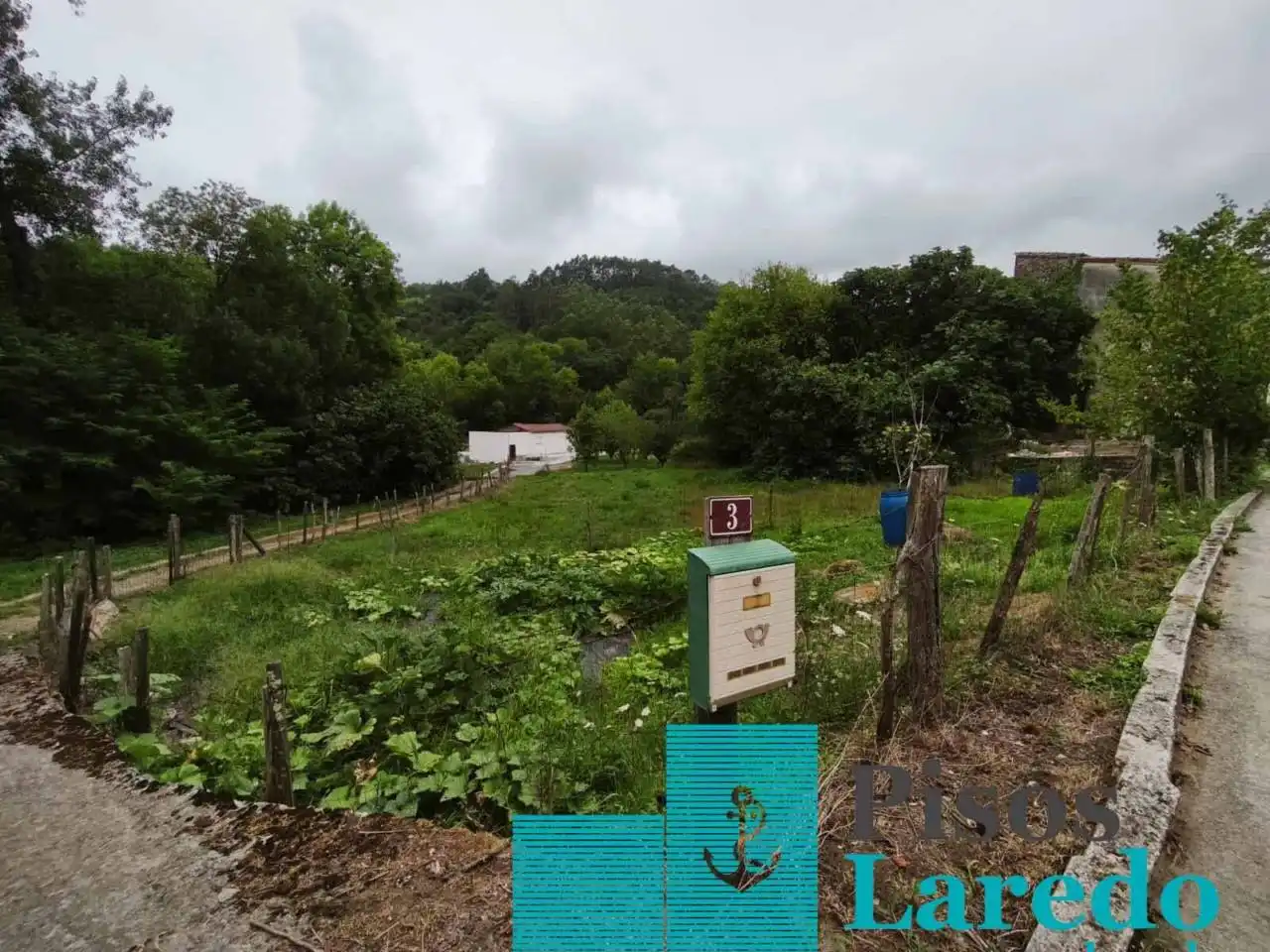 Detached homes for sale in Rasines  with Heating, Private garden and Parquet flooring