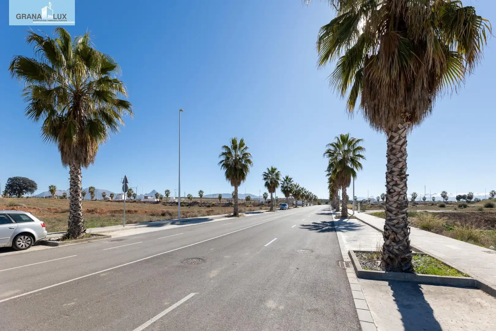 Außenansicht von Residential zum Verkauf in Calicasas