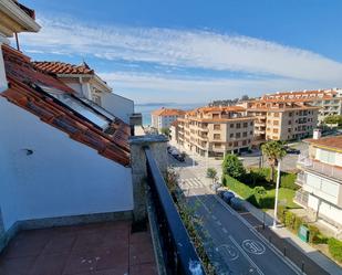 Vista exterior de Àtic de lloguer en Sanxenxo amb Moblat, Forn i Rentadora