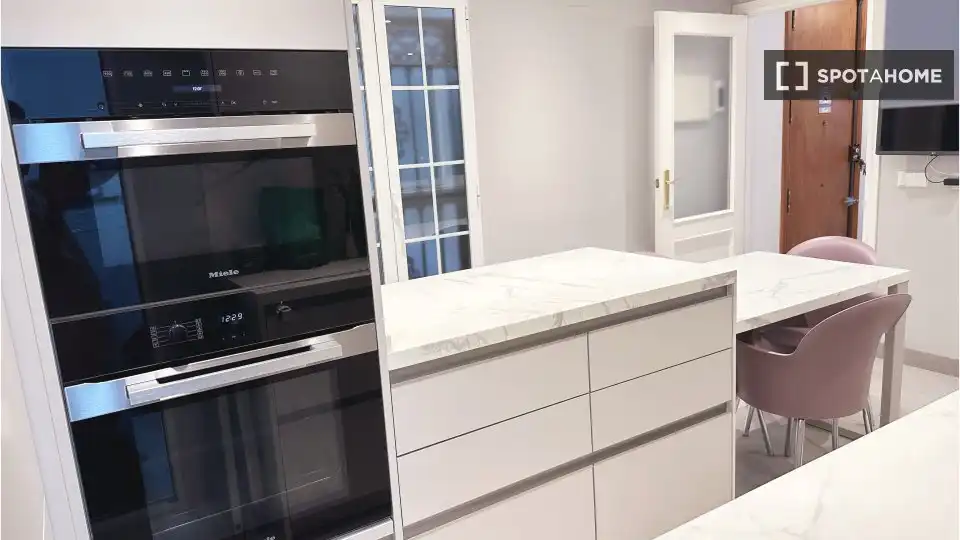 Cocina de Apartamento para compartir en Valencia con Aire acondicionado, Calefacción y Terraza