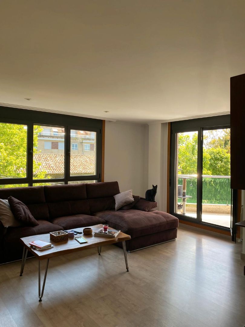 Sala d'estar de Pis en venda en Sanxenxo amb Calefacció, Parquet i Terrassa