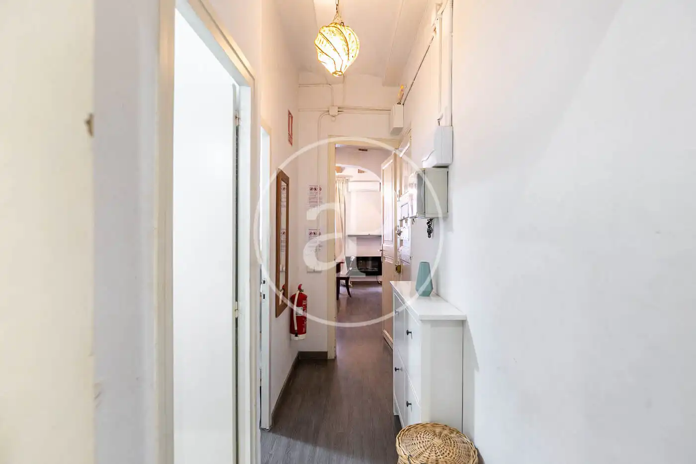 Wohnung zum Verkauf in Barcelona mit Klimaanlage, Heizung und Möbliert