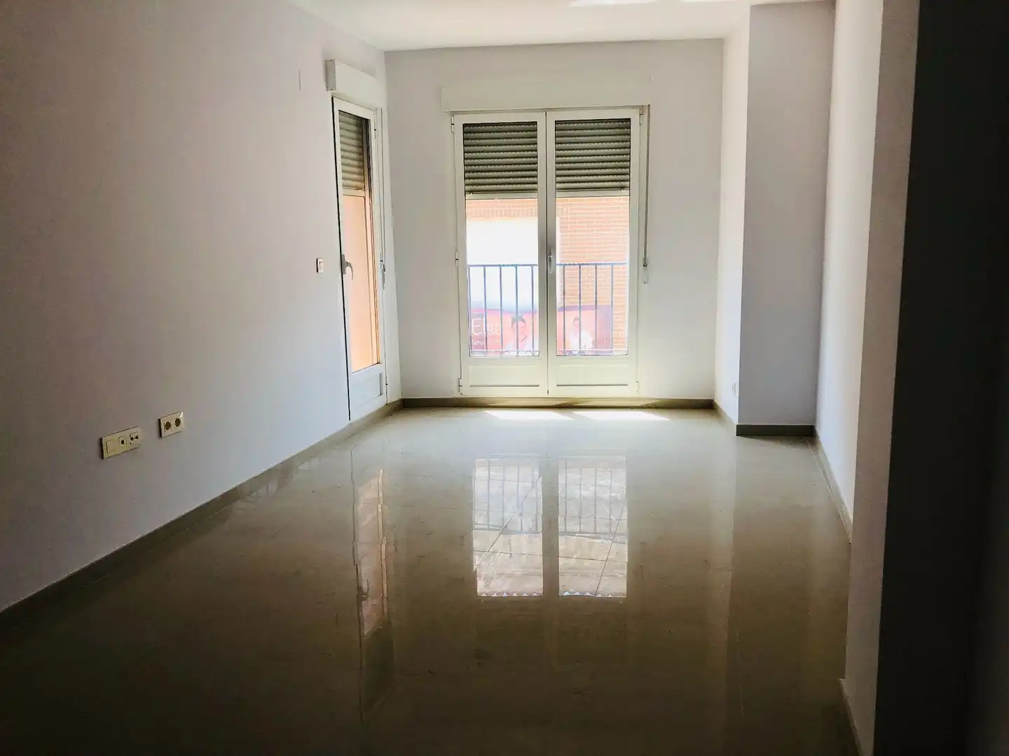 Außenansicht von Gebäude zum Verkauf in Cañada