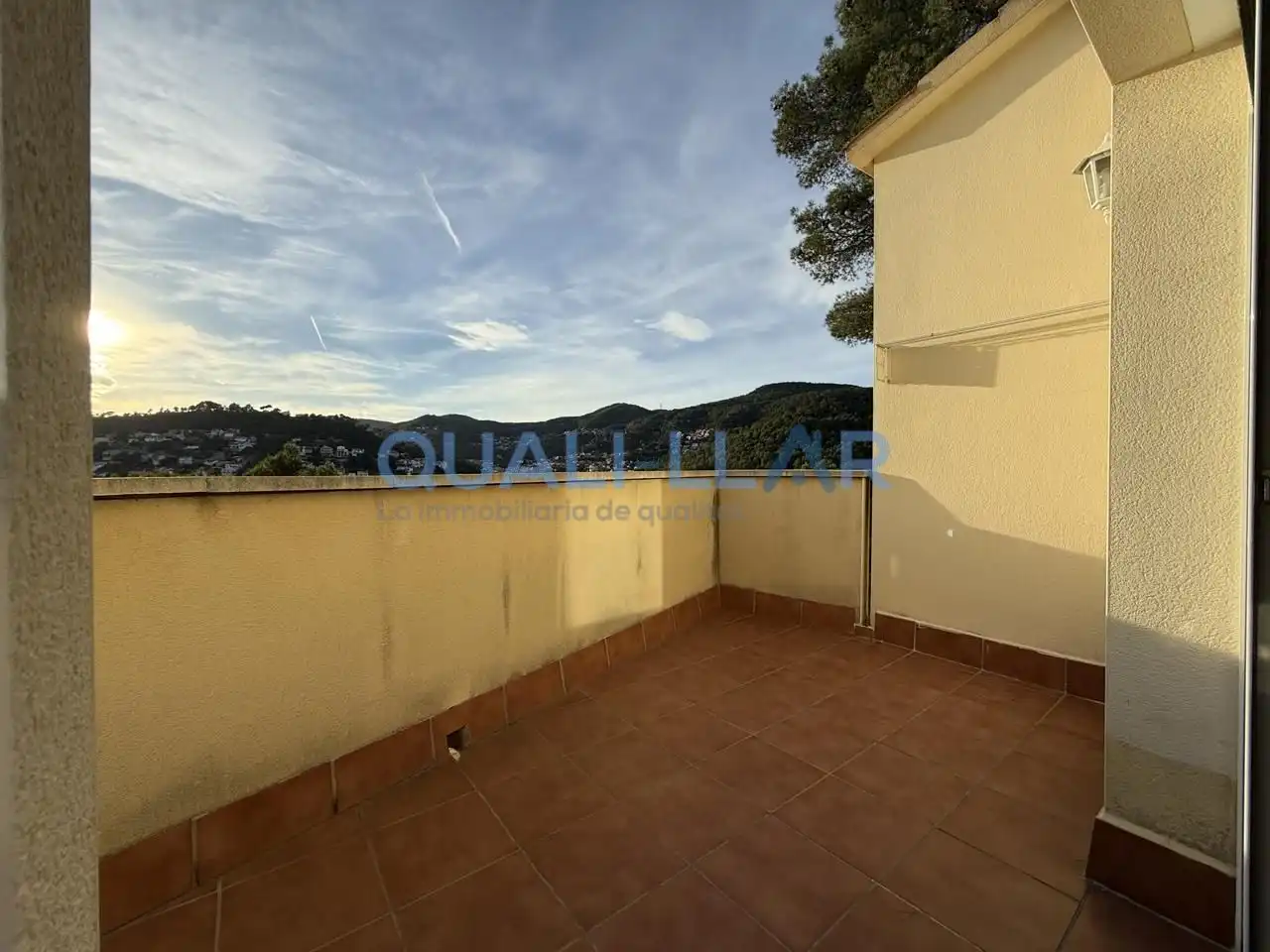 Terrassa de Casa o xalet en venda en Cervelló amb Calefacció, Jardí privat i Parquet