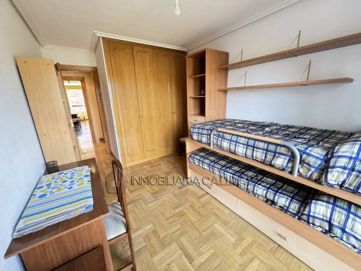 Habitación de Piso de alquiler en Burgos con Calefacción y Amueblado