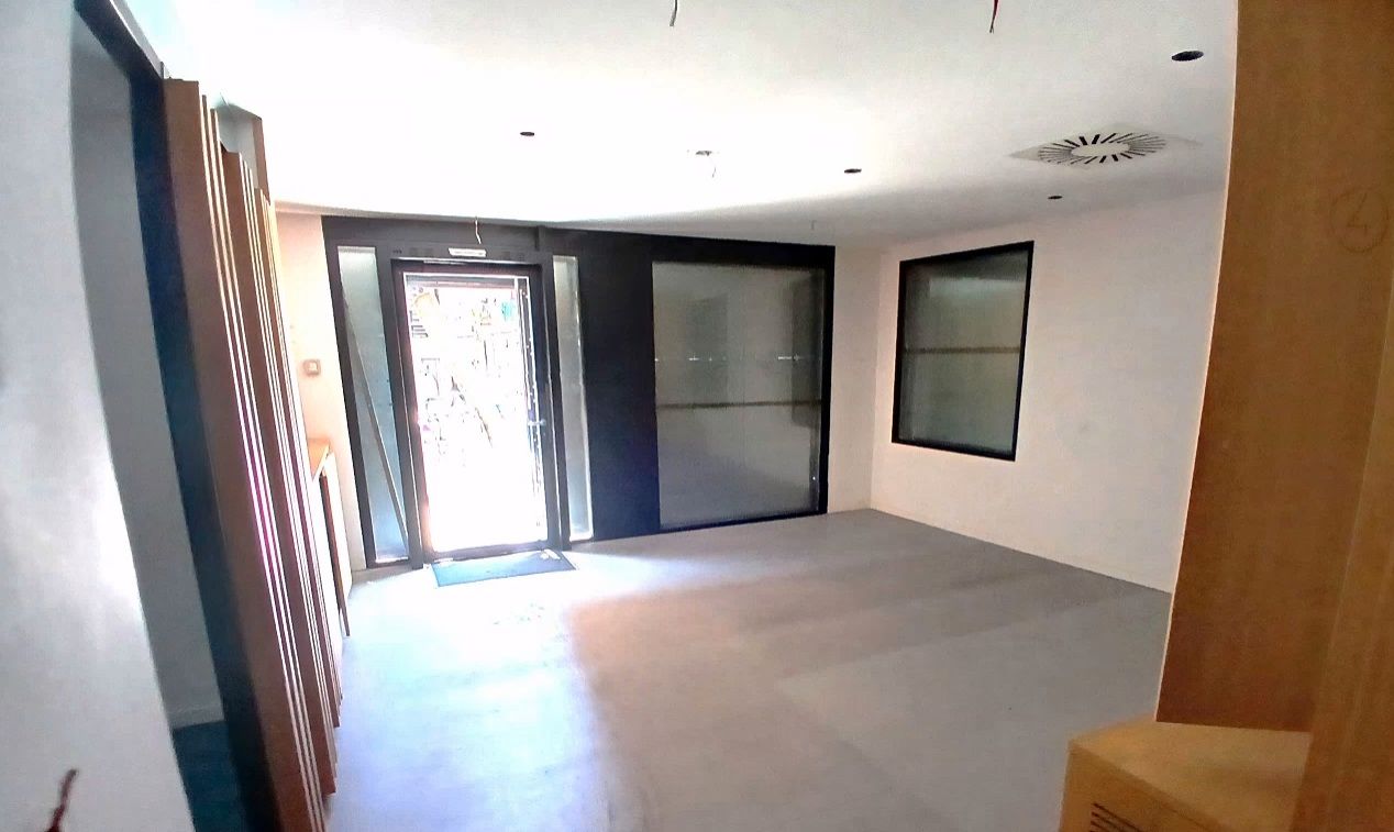 Premises for sale in  Barcelona Capital