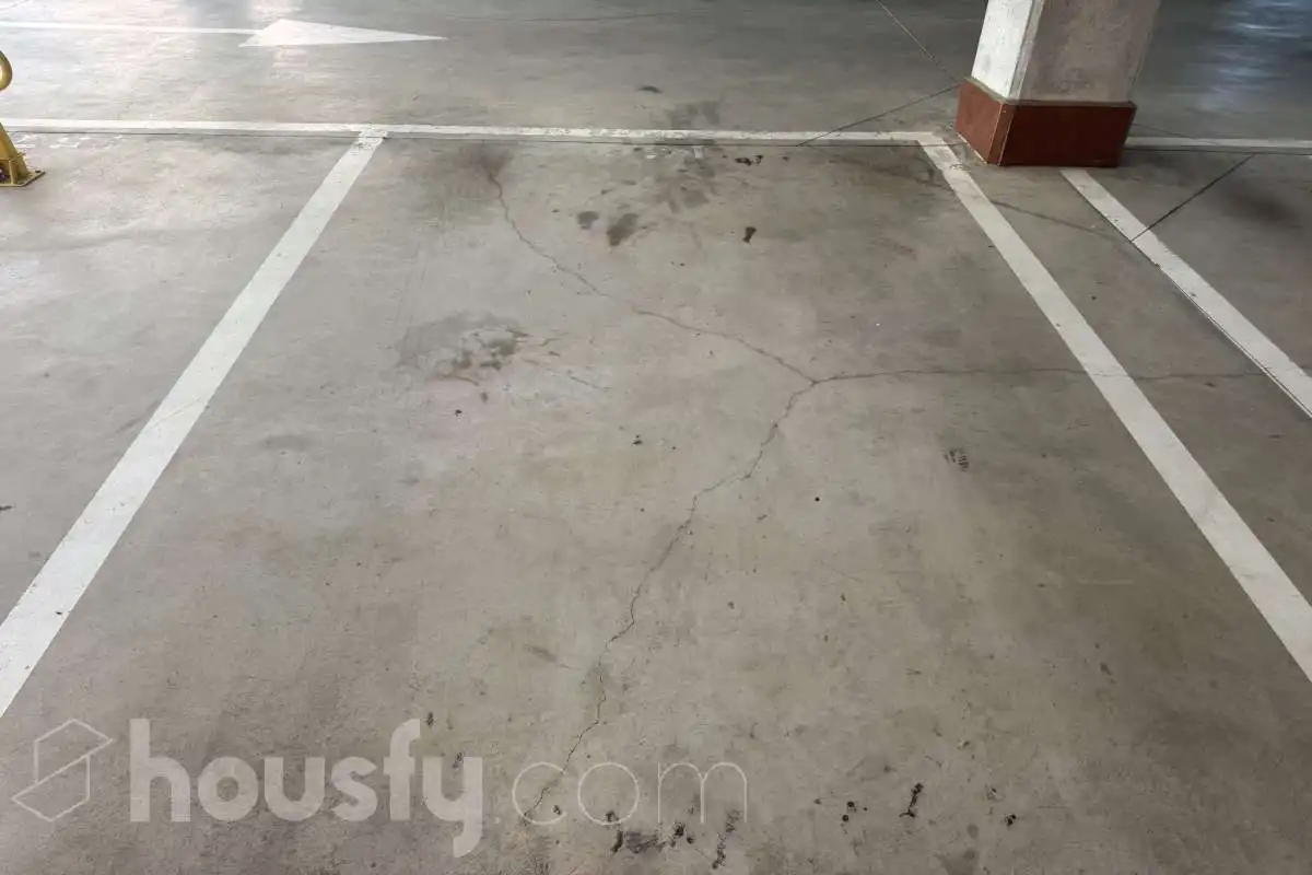 Parking de Piso de alquiler en Madrid con Trastero y Amueblado