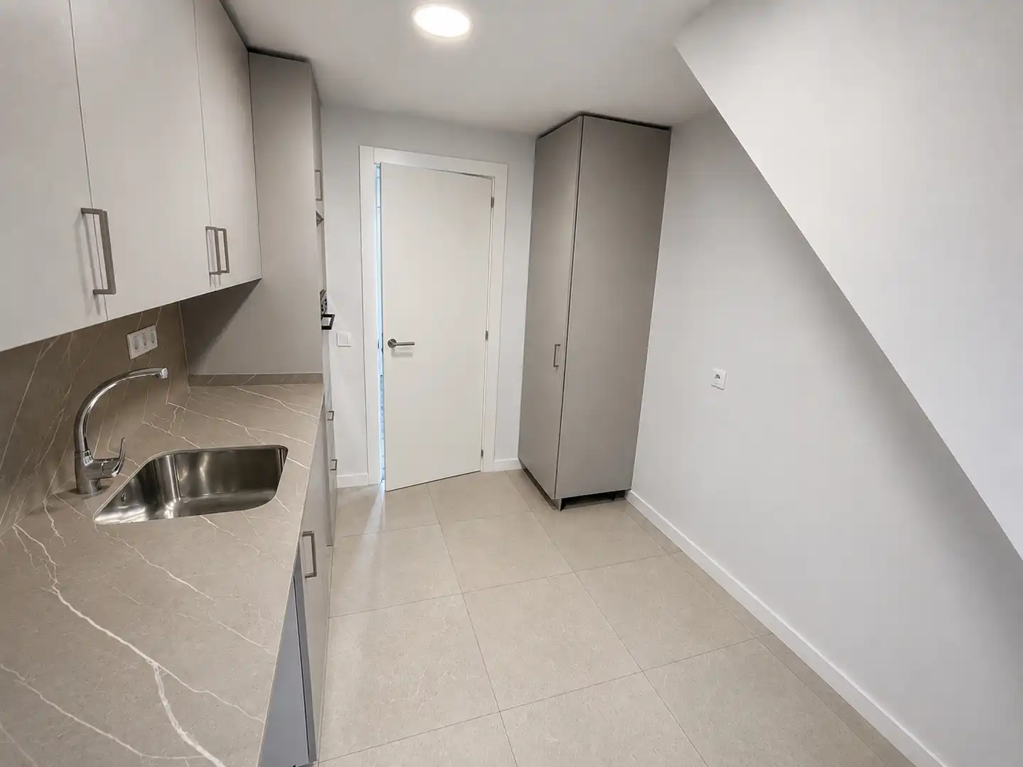 Kitchen of Flat for rent in Madrid  with Heating and Oven
