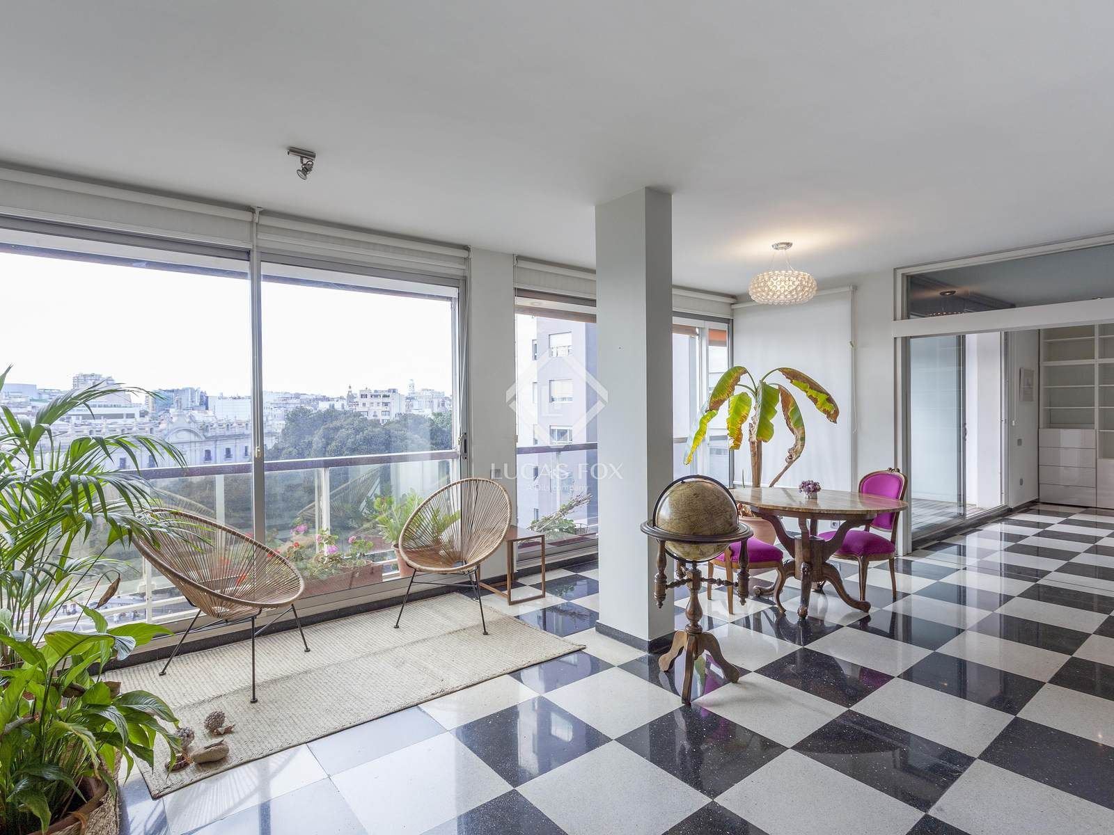 Exterior view of Flat to rent in  Valencia Capital  with Air Conditioner, Heating and Terrace