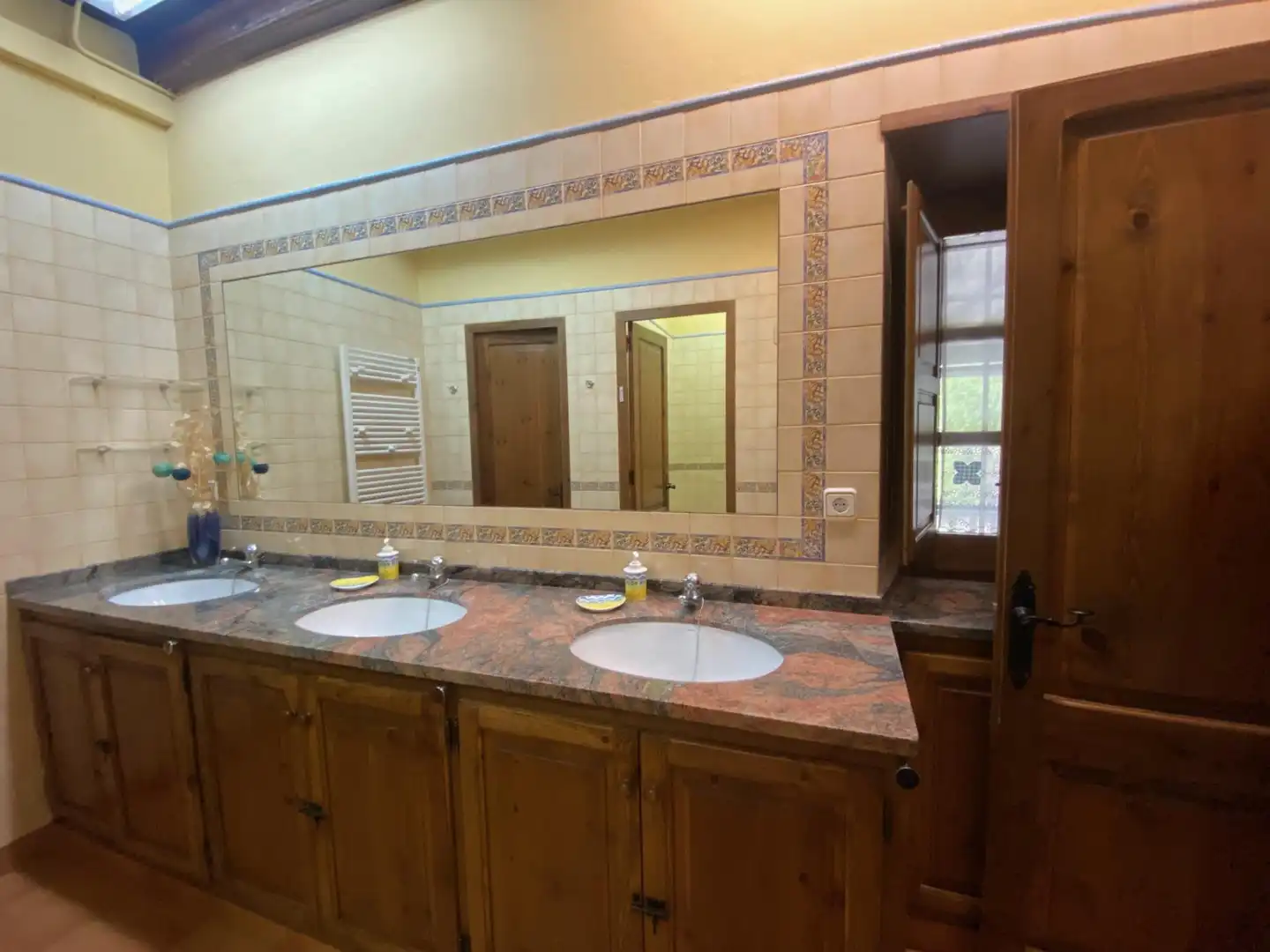 Baño de Finca rústica en venta en La Quar con Calefacción y Jardín privado