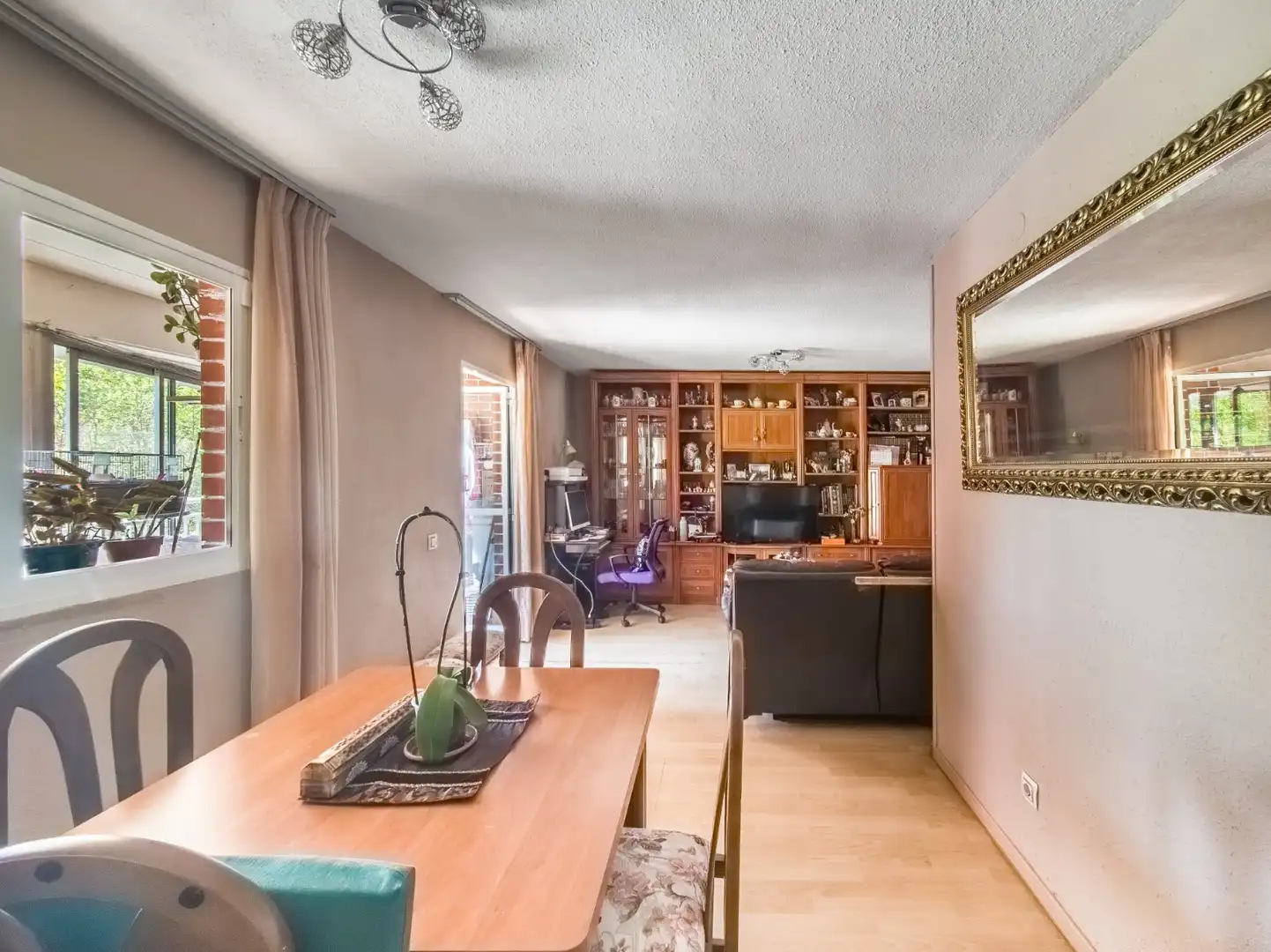 Wohnzimmer von Wohnung zum Verkauf in Madrid mit Heizung, Terrasse und Balkon