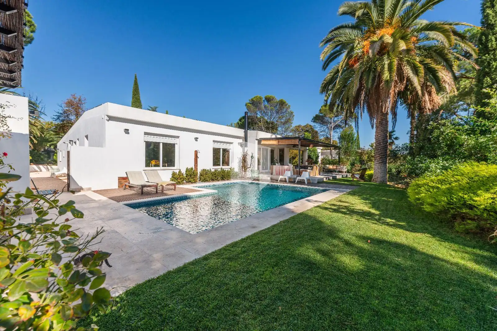 Außenansicht von Haus oder Chalet zum Verkauf in Pozuelo de Alarcón mit Klimaanlage, Heizung und Terrasse