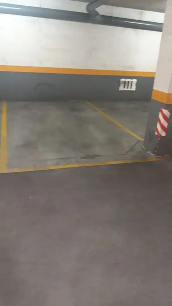 Garage for rent in Calle de Andujar, Val