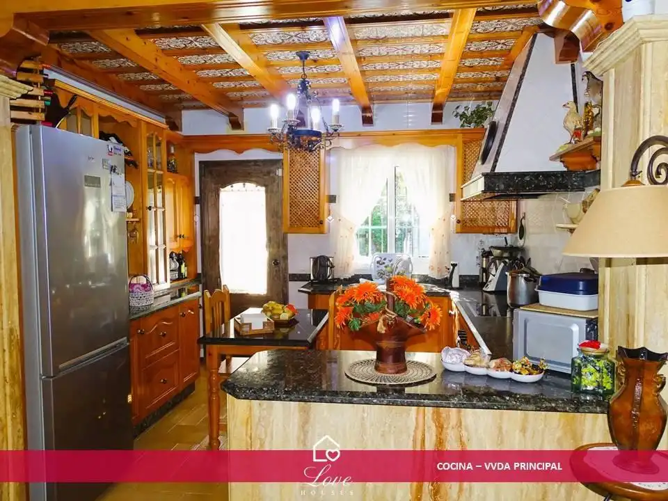 Kitchen of Houses for sale in Chiclana de la Frontera  with Air Conditioner, Heating and Private garden