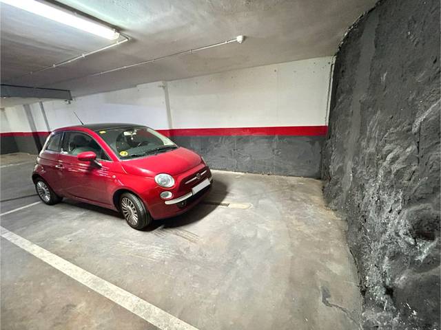 Garaje en Venta en Avinguda del Parlament en Can Roca