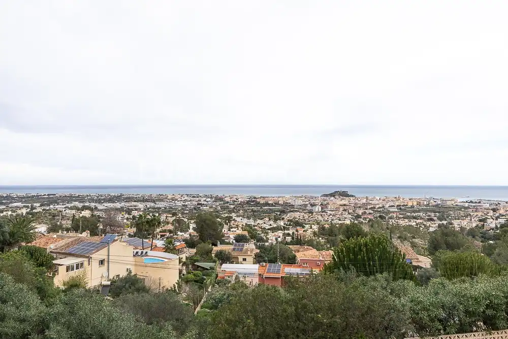 Vista exterior de Casa o xalet en venda en Dénia amb Aire condicionat, Calefacció i Jardí privat