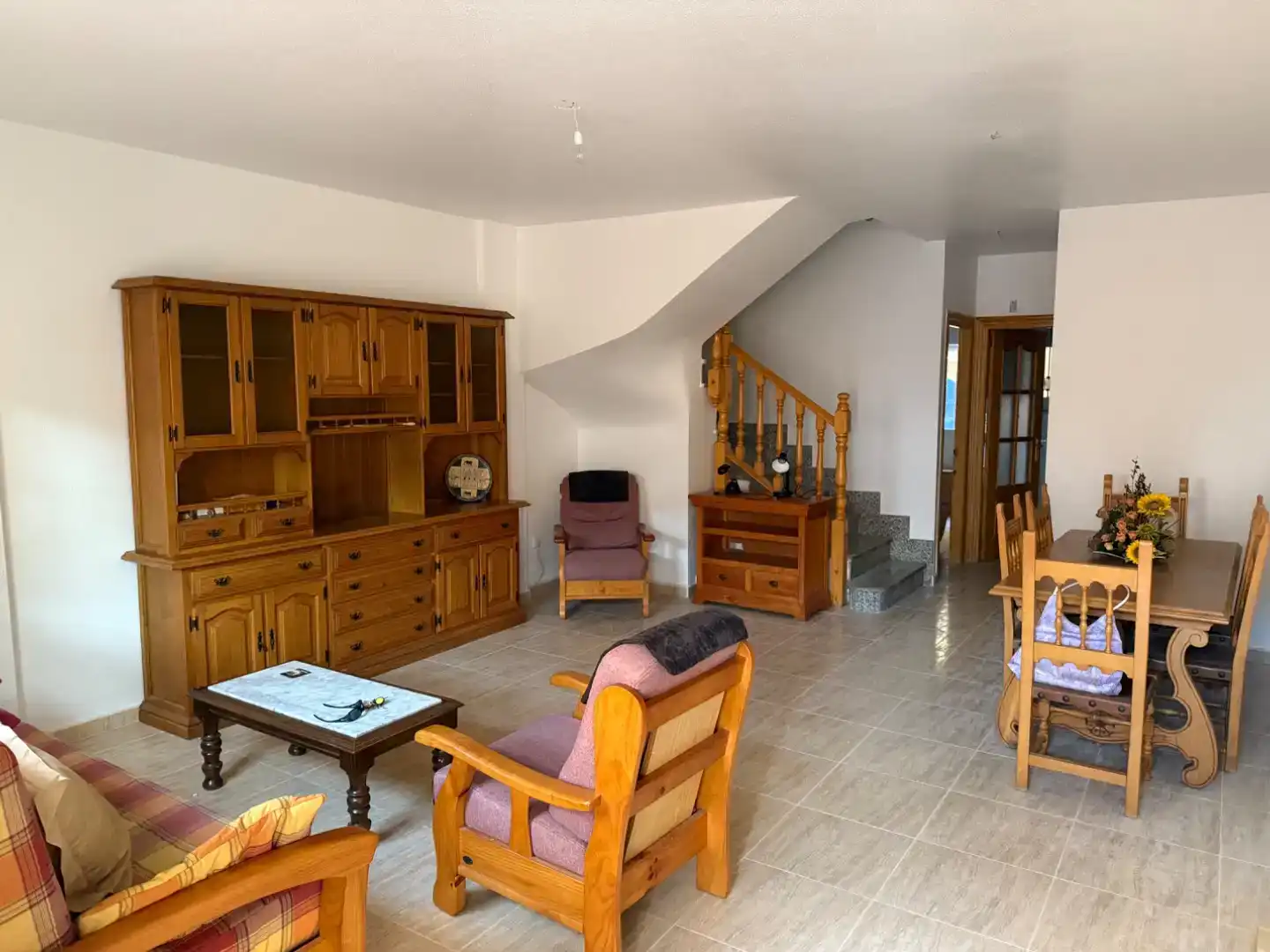 Sala d'estar de Casa adosada en venda en Mazarrón amb Moblat i Balcó