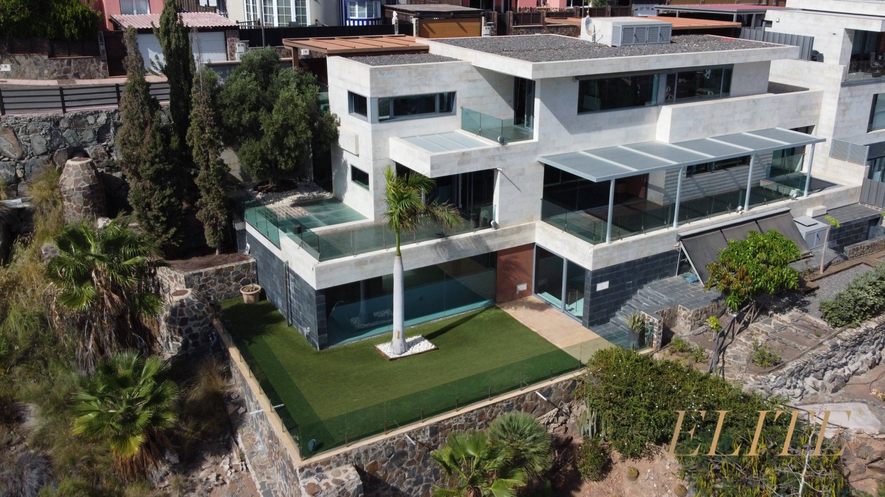 Exterior view of House or chalet for sale in San Bartolomé de Tirajana  with Private garden, Terrace and Swimming Pool