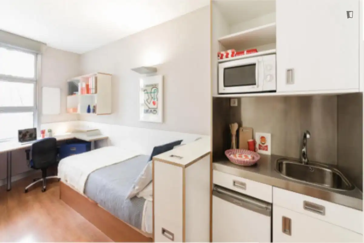 Schlafzimmer von Wohnung zur untervermieten in Madrid mit Möbliert und Internet