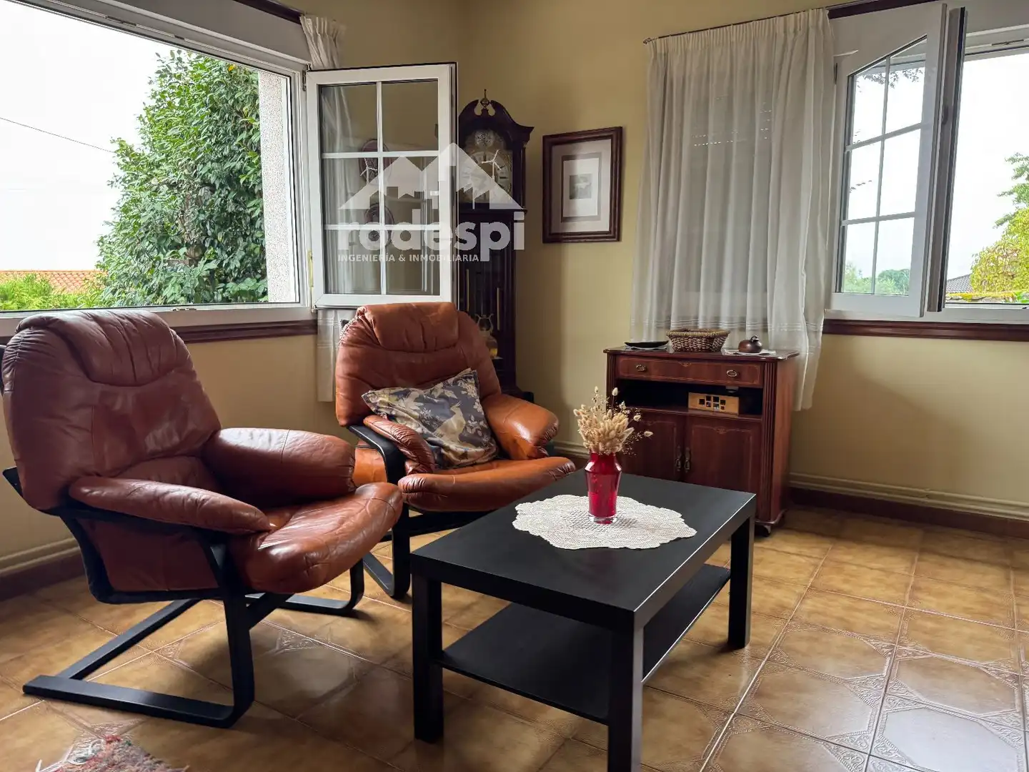 Wohnzimmer von Haus oder Chalet zum Verkauf in Sanxenxo mit Heizung, Abstellraum und Möbliert