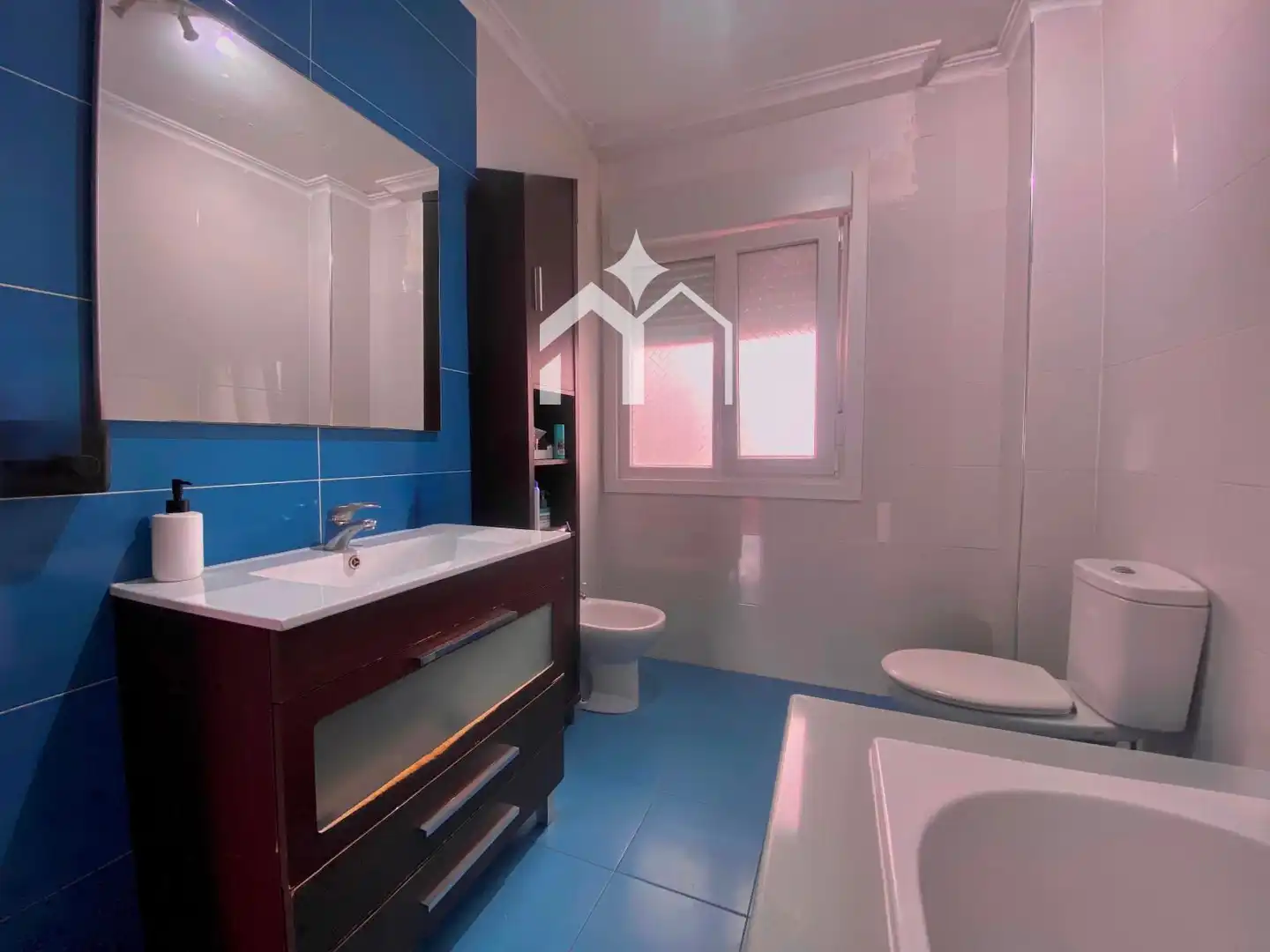 Baño de Piso en venta en Moaña con Terraza, Trastero y Amueblado