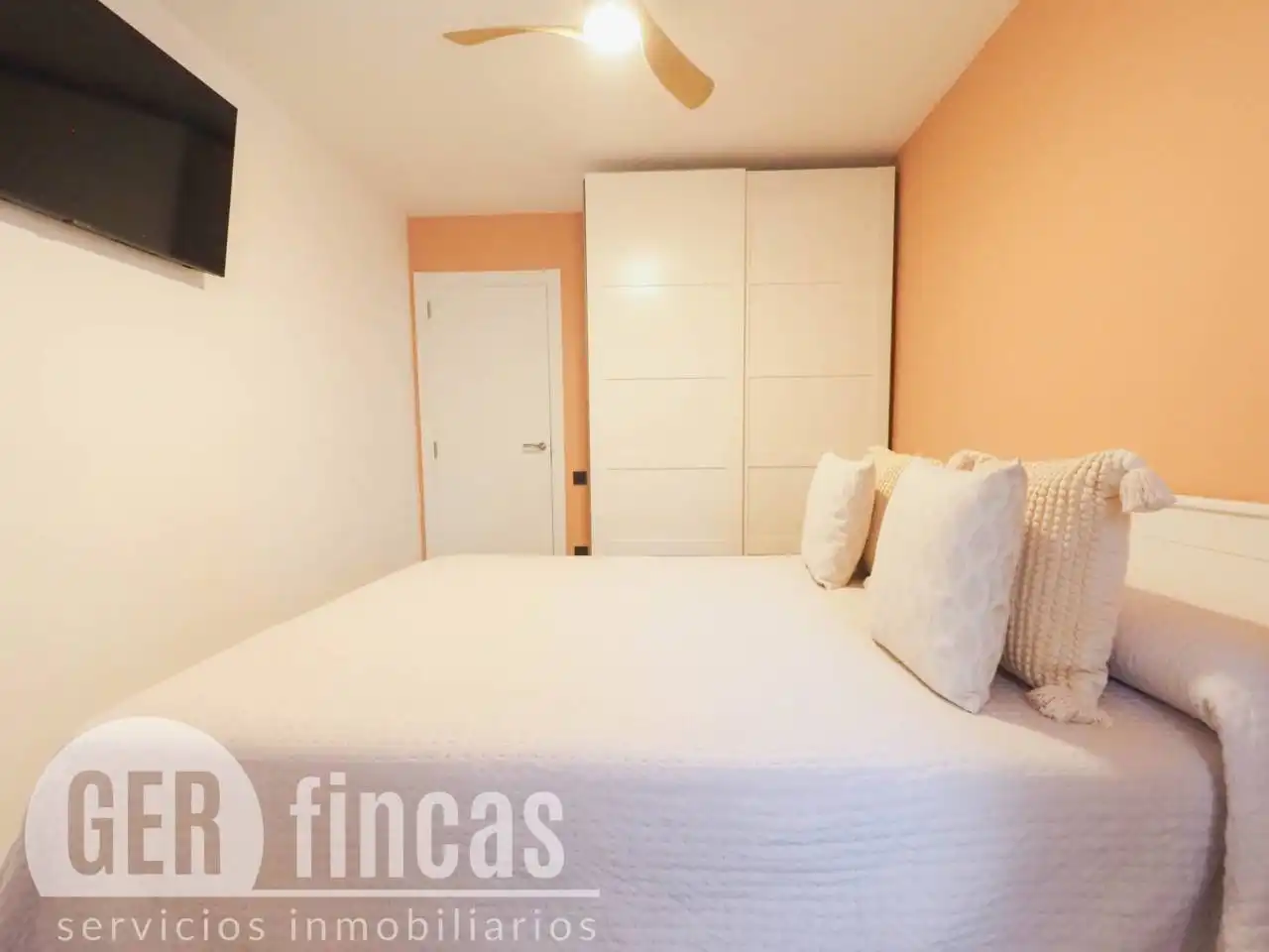 Bedroom of Flat for sale in Rubí  with Air Conditioner, Heating and Parquet flooring