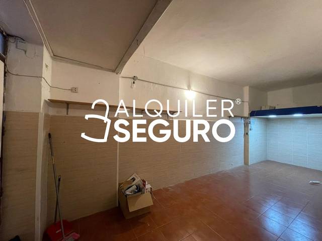 Local comercial en Alquiler en Calle de Cartago en Canillejas